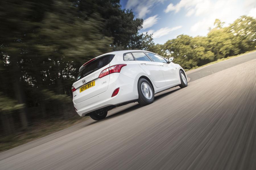  Hyundai i30 Tourer 2015 года  (UK) (фото 17 из 20)